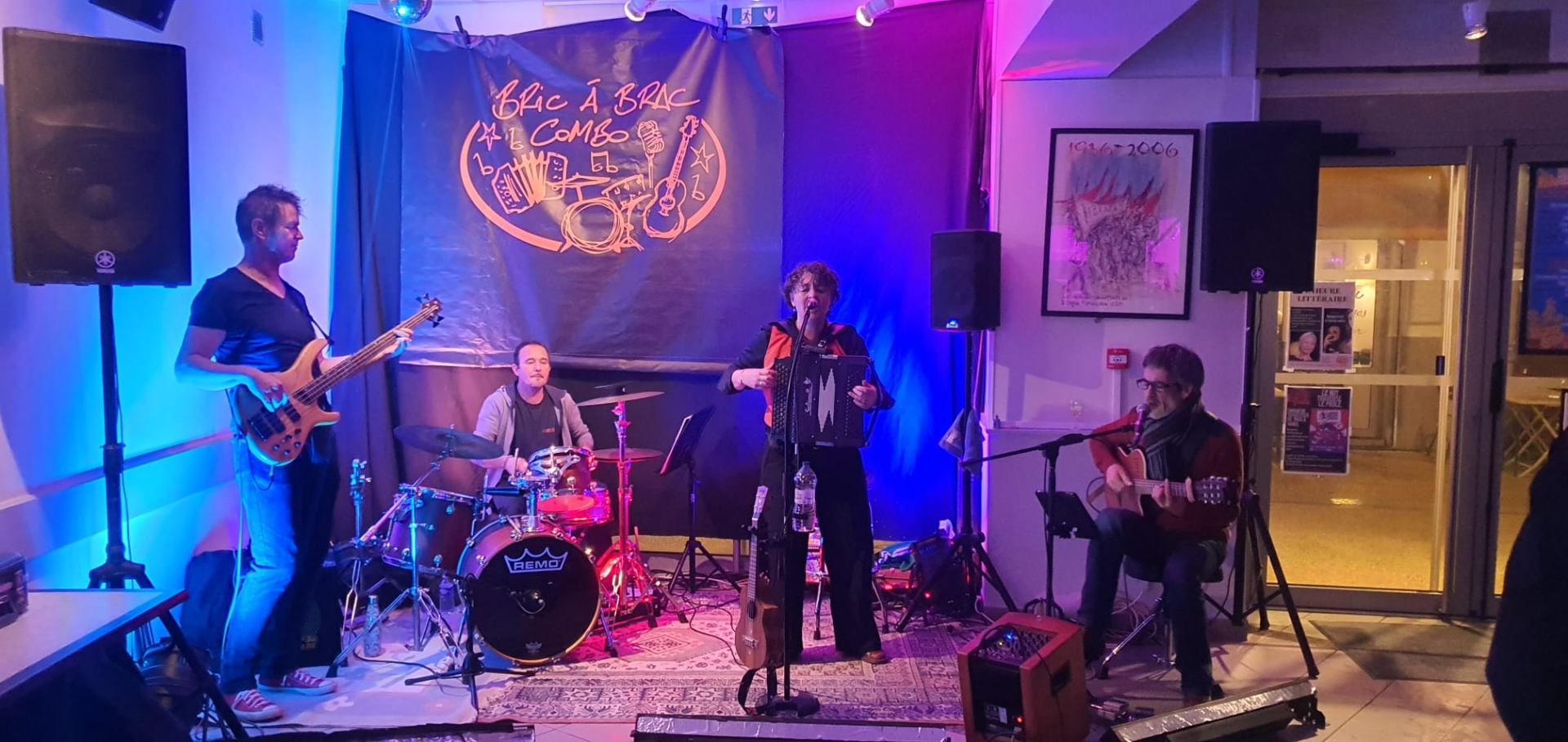 Le groupe au complet